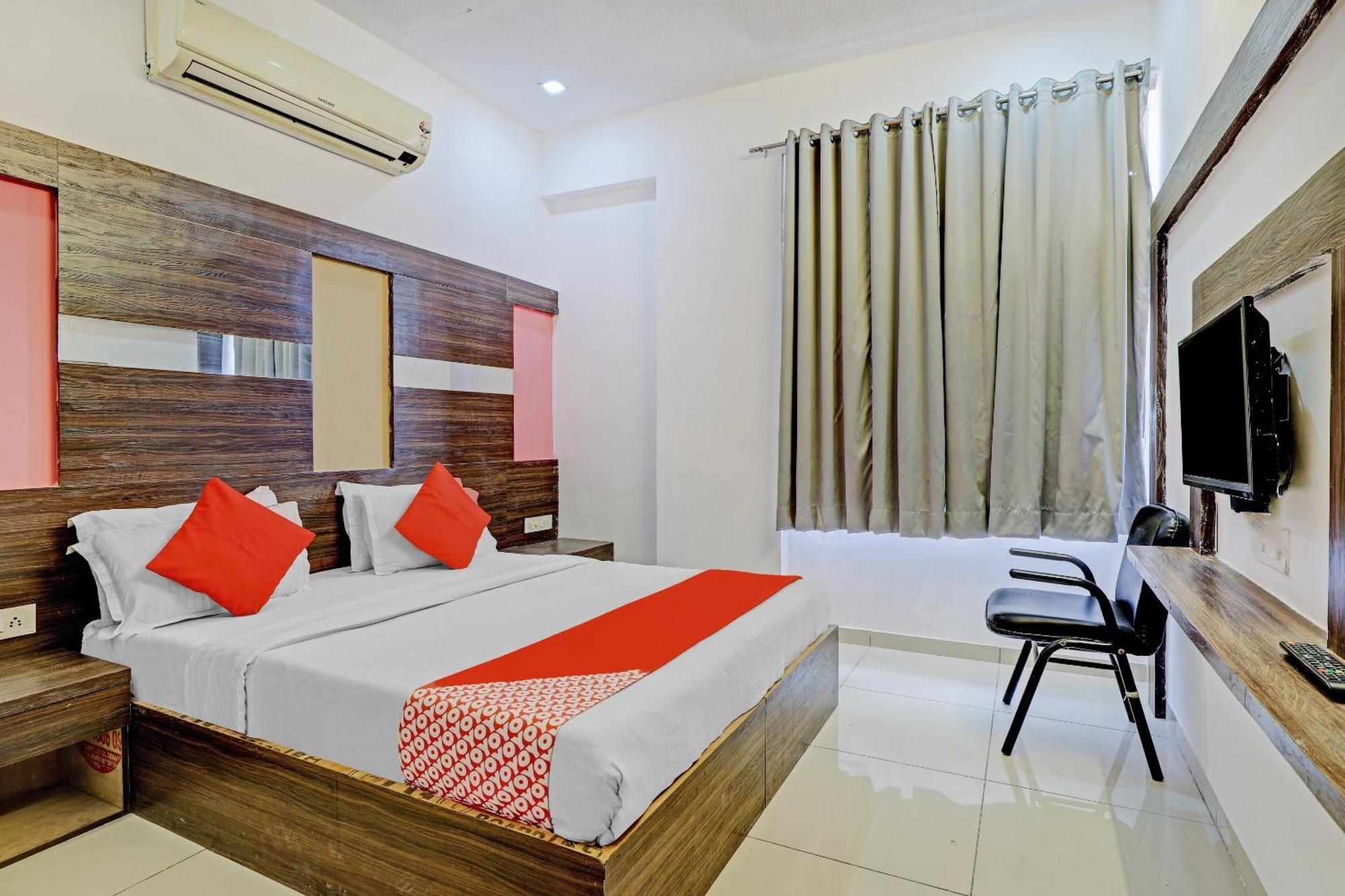 Oyo 11649 Hotel Mahima Gandhinagar Luaran gambar