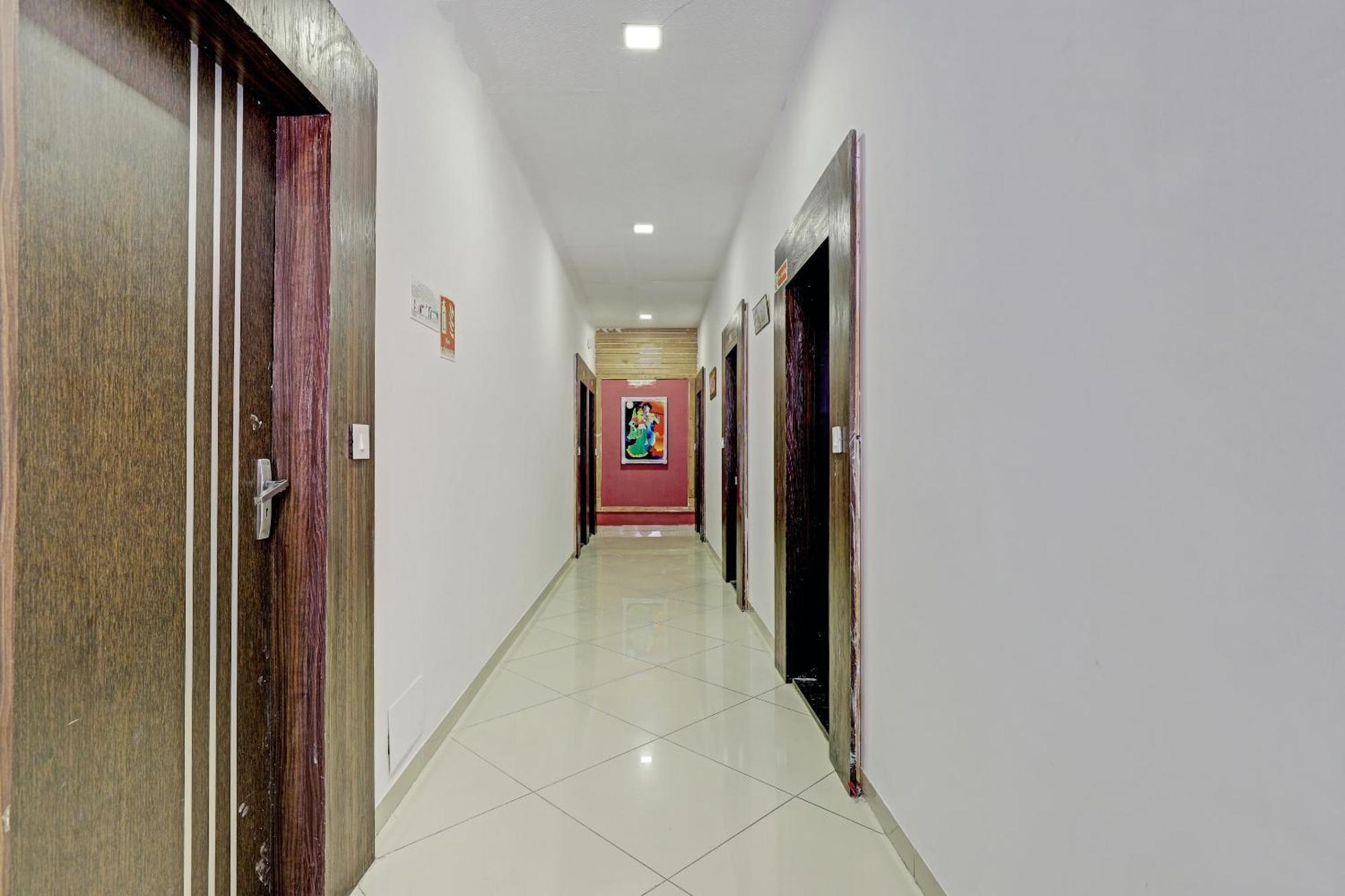 Oyo 11649 Hotel Mahima Gandhinagar Luaran gambar
