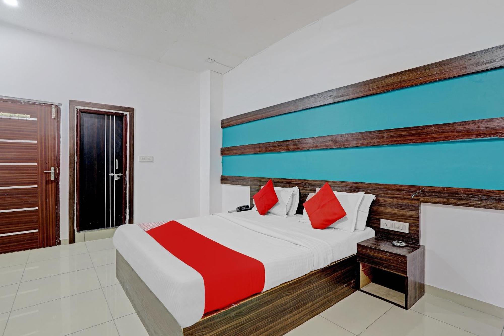 Oyo 11649 Hotel Mahima Gandhinagar Luaran gambar