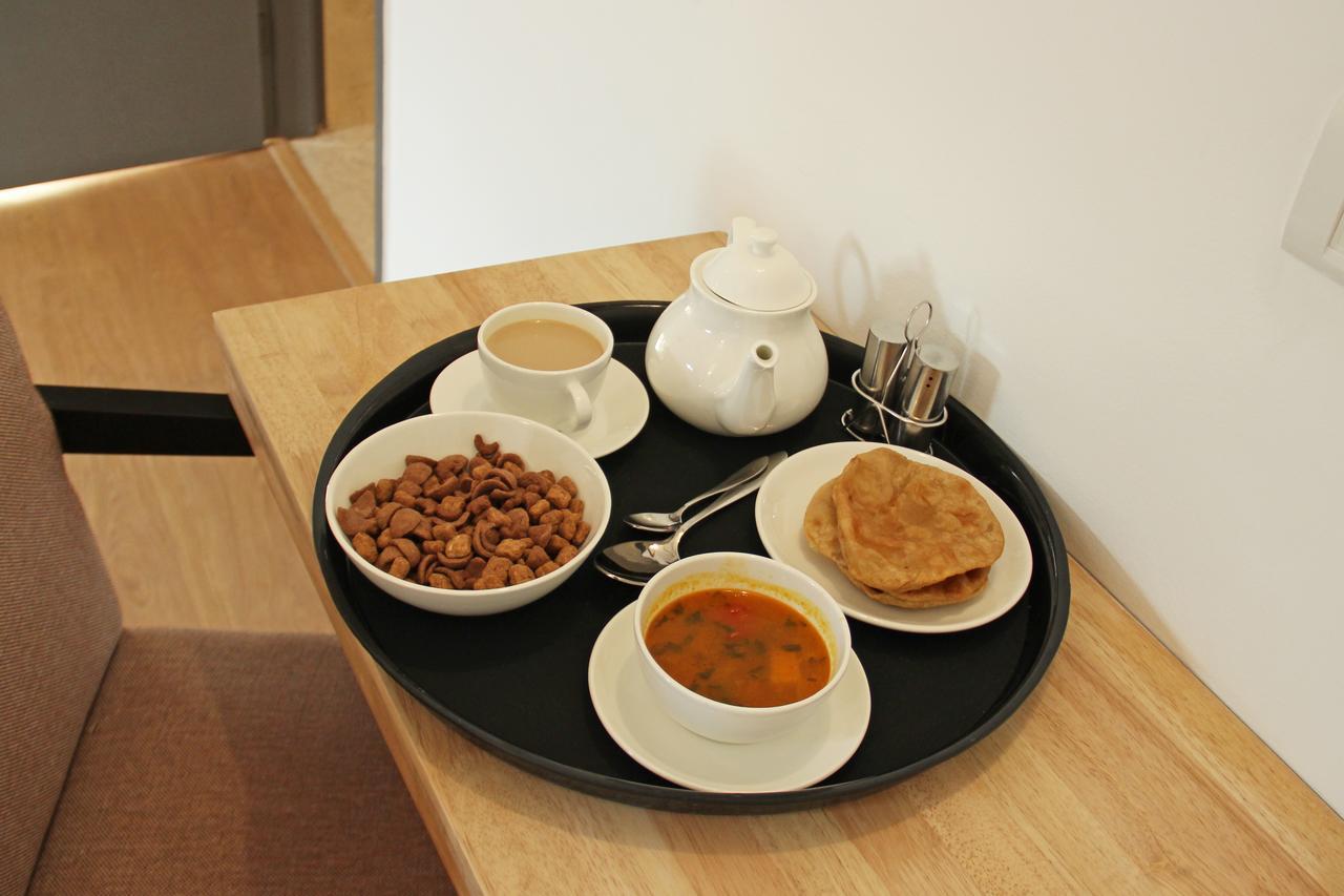 Oyo 11649 Hotel Mahima Gandhinagar Luaran gambar