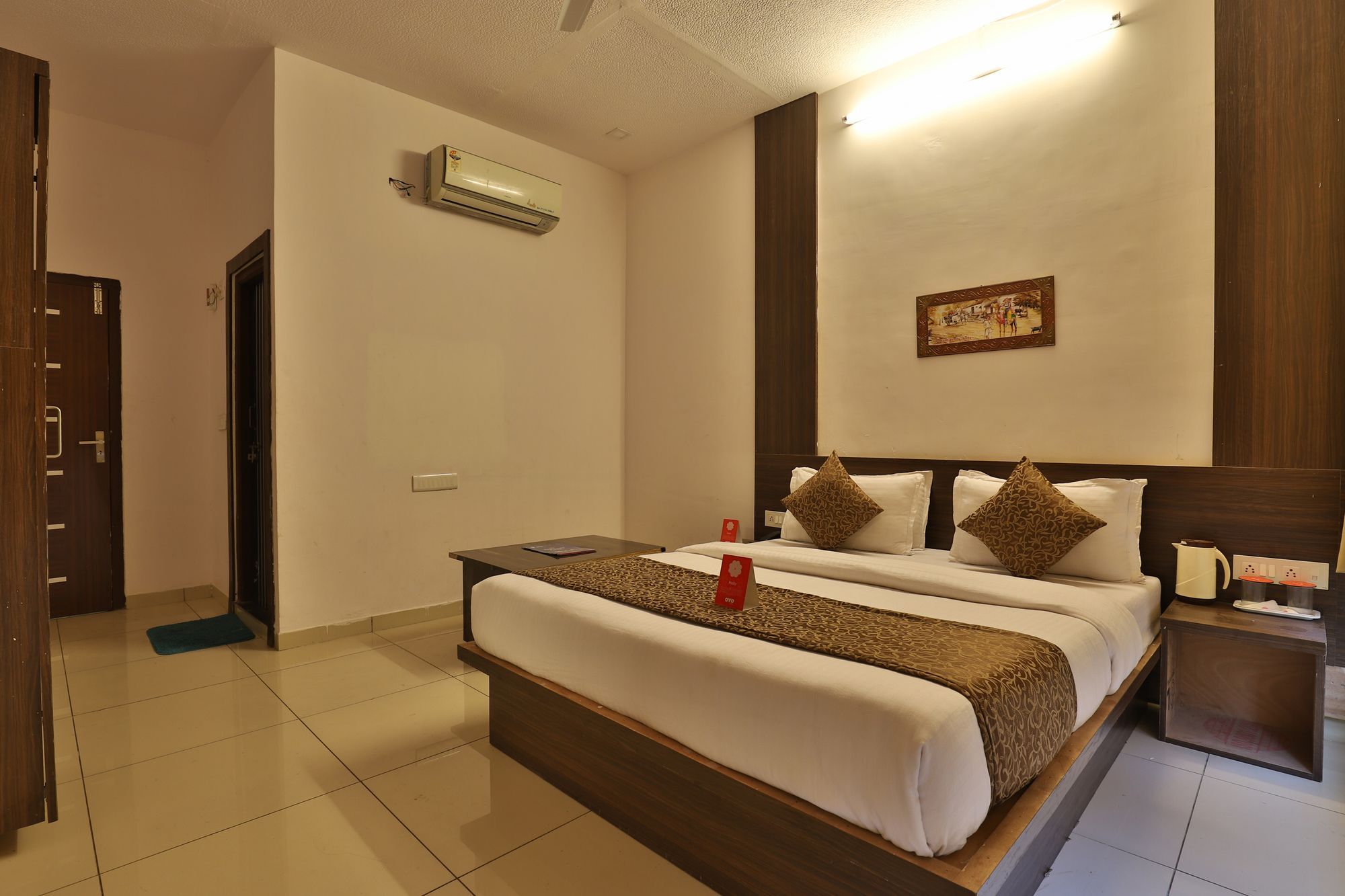 Oyo 11649 Hotel Mahima Gandhinagar Luaran gambar