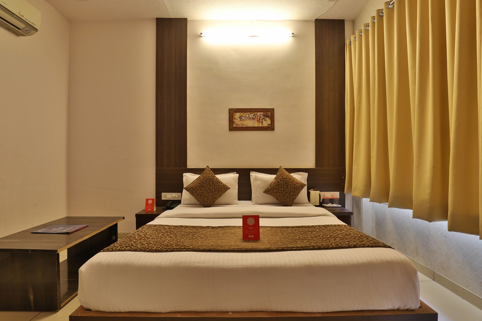 Oyo 11649 Hotel Mahima Gandhinagar Luaran gambar