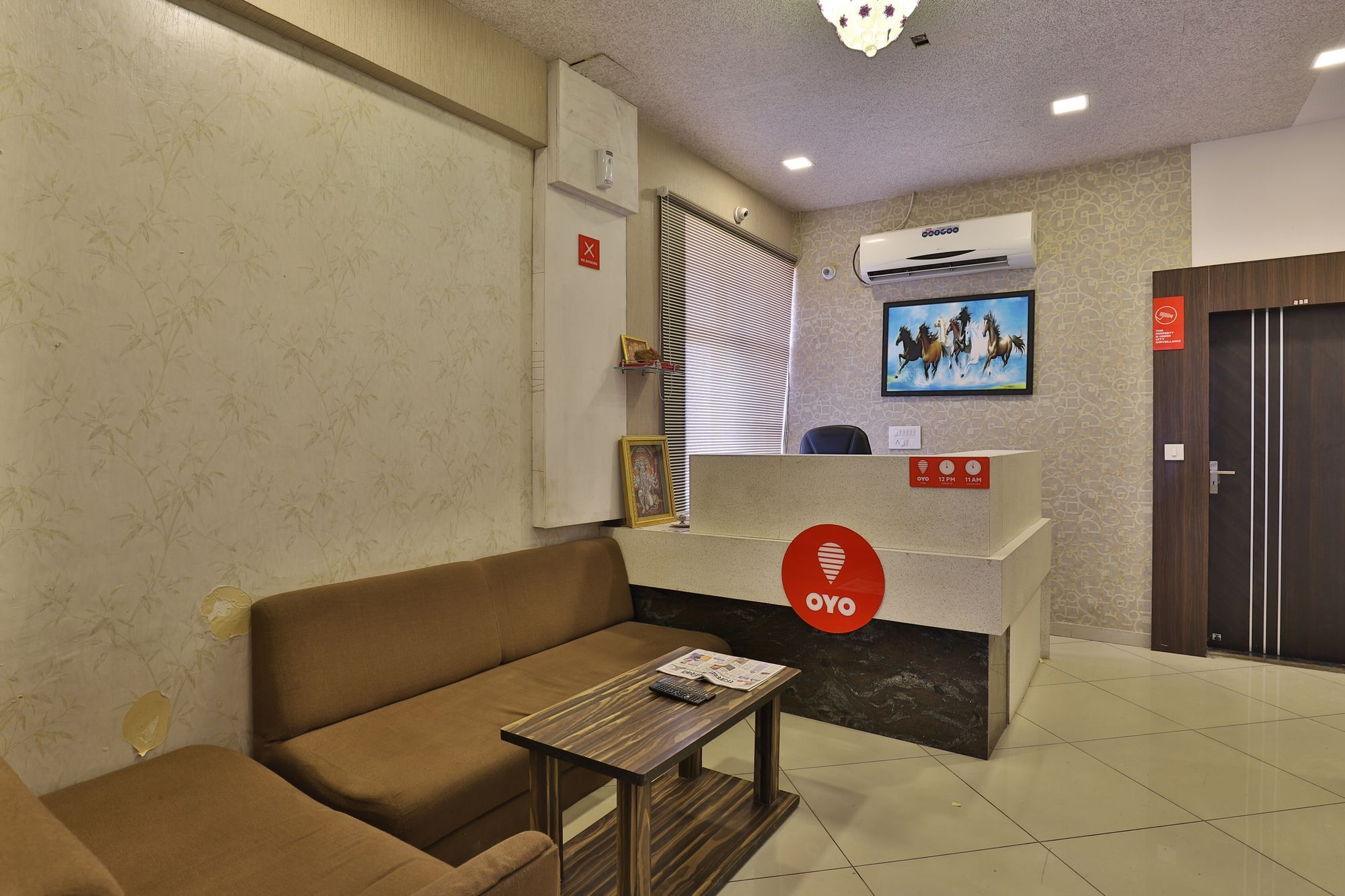 Oyo 11649 Hotel Mahima Gandhinagar Luaran gambar