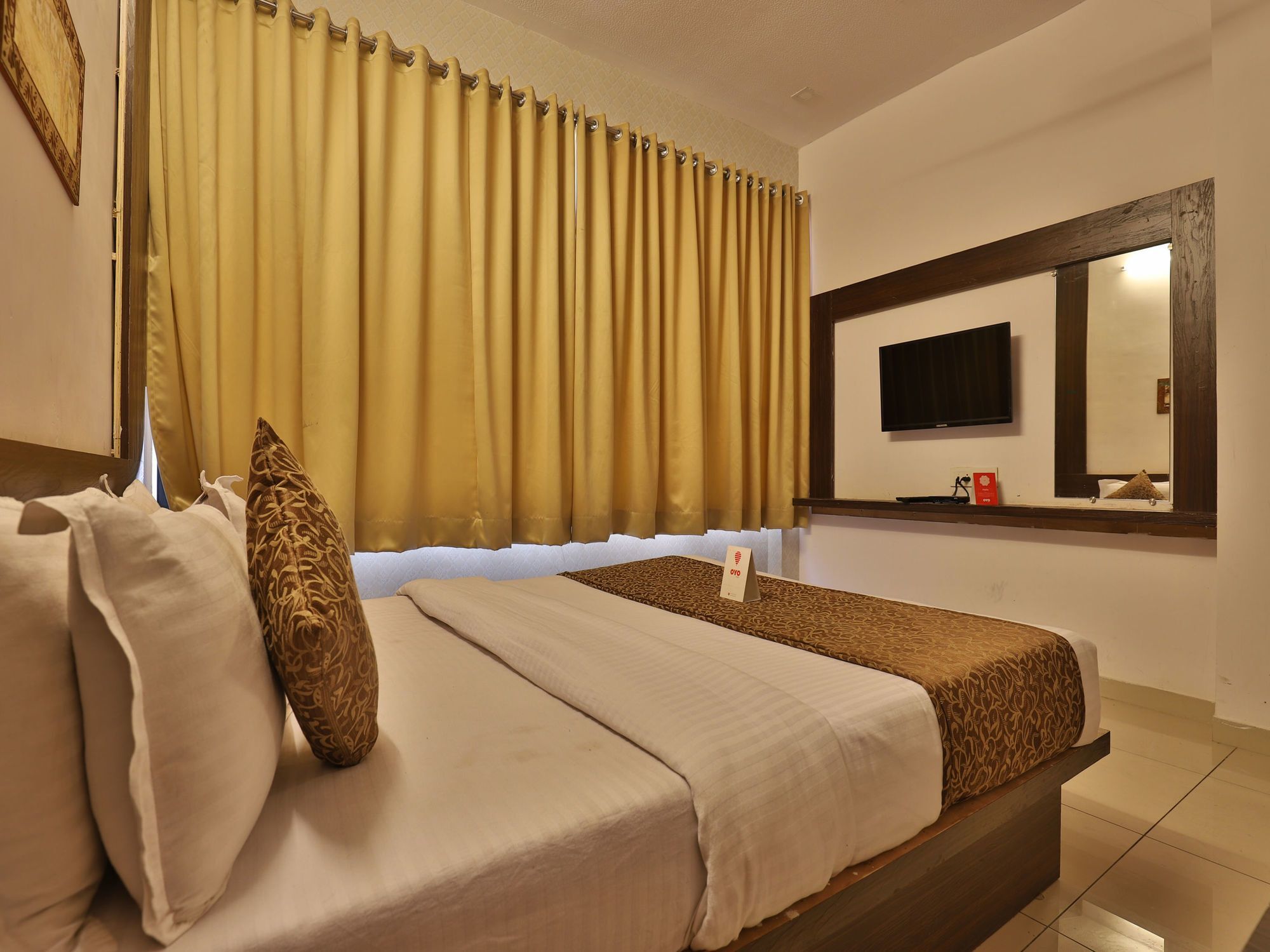 Oyo 11649 Hotel Mahima Gandhinagar Luaran gambar