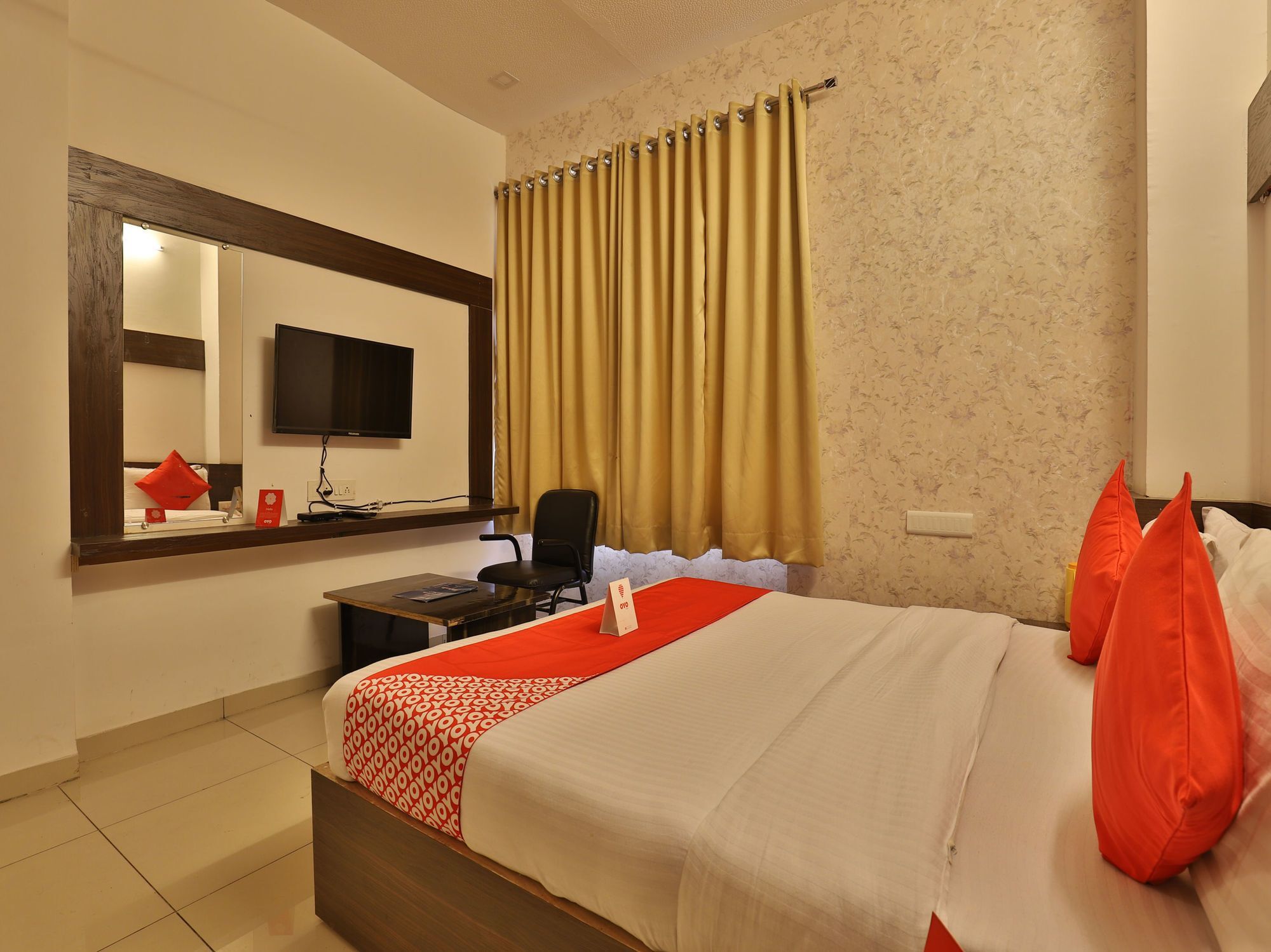 Oyo 11649 Hotel Mahima Gandhinagar Luaran gambar