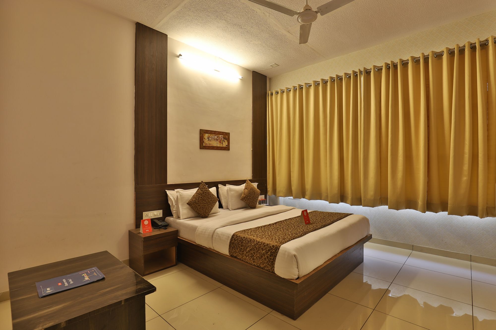 Oyo 11649 Hotel Mahima Gandhinagar Luaran gambar