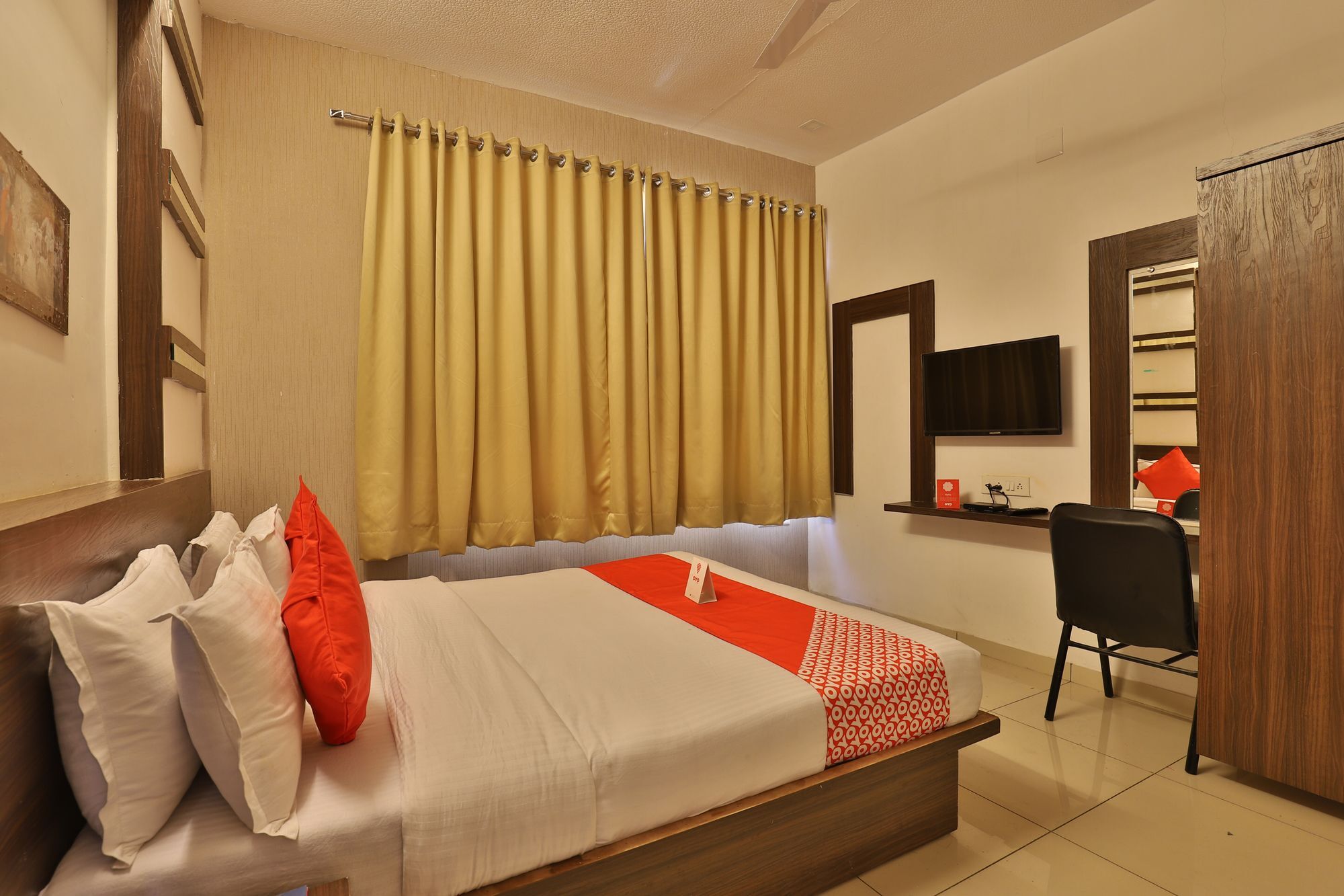 Oyo 11649 Hotel Mahima Gandhinagar Luaran gambar